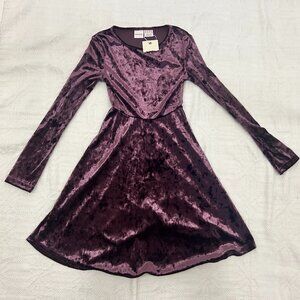 *** NEW *** Long Sleeves Dress - Small